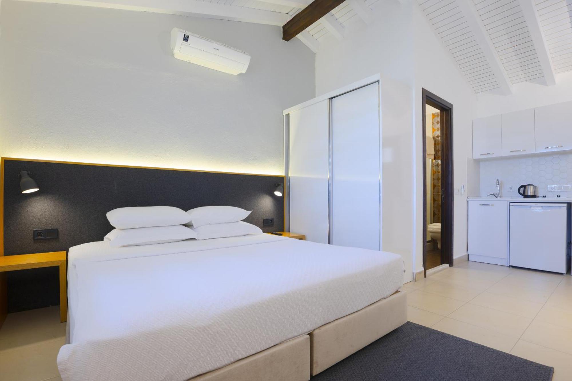 Aegean Apartments - Bungalows Алачати Номер фото